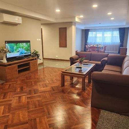 United Tower Thonglor By Aspira Appartement Bangkok Buitenkant foto