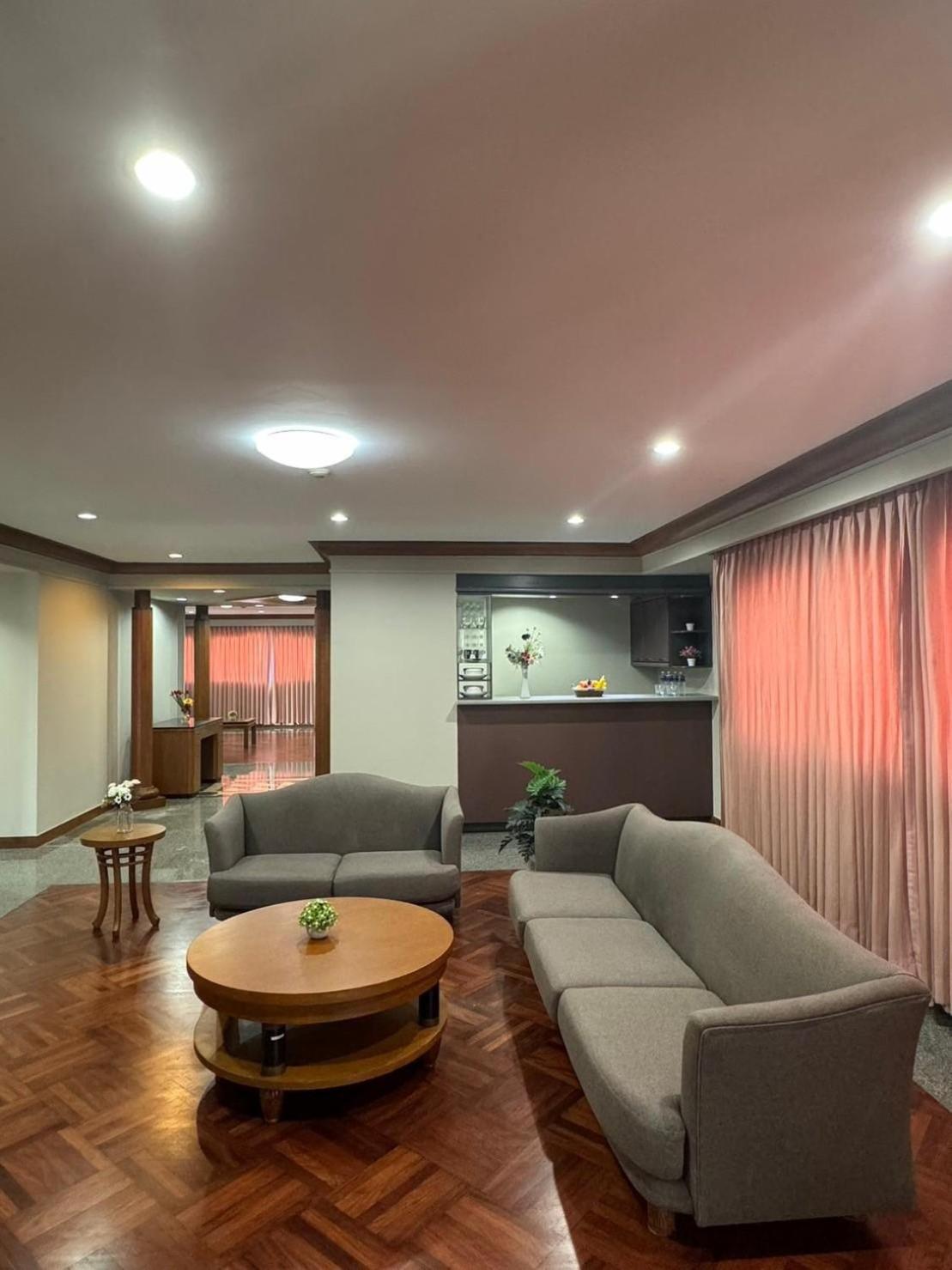 United Tower Thonglor By Aspira Appartement Bangkok Buitenkant foto