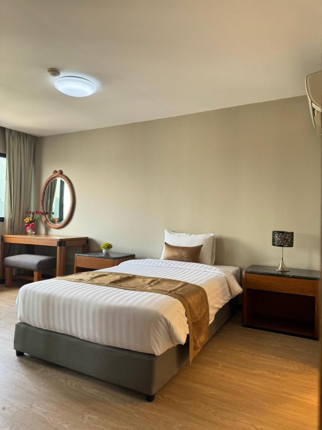 United Tower Thonglor By Aspira Appartement Bangkok Buitenkant foto