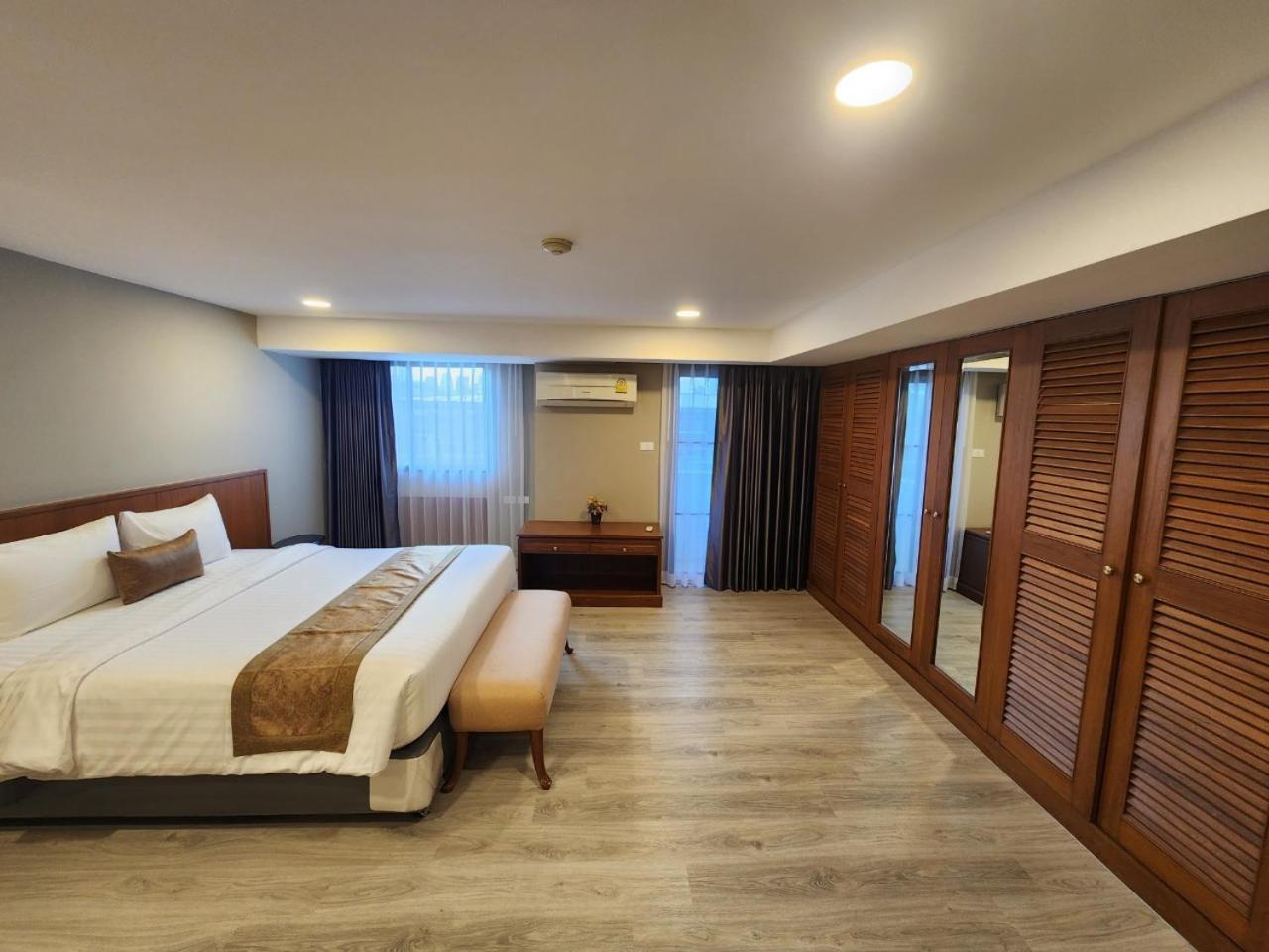 United Tower Thonglor By Aspira Appartement Bangkok Buitenkant foto