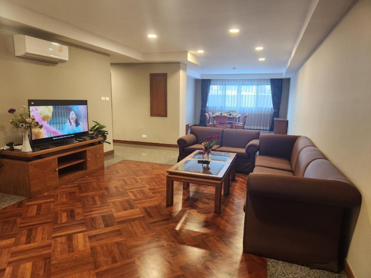 United Tower Thonglor By Aspira Appartement Bangkok Buitenkant foto