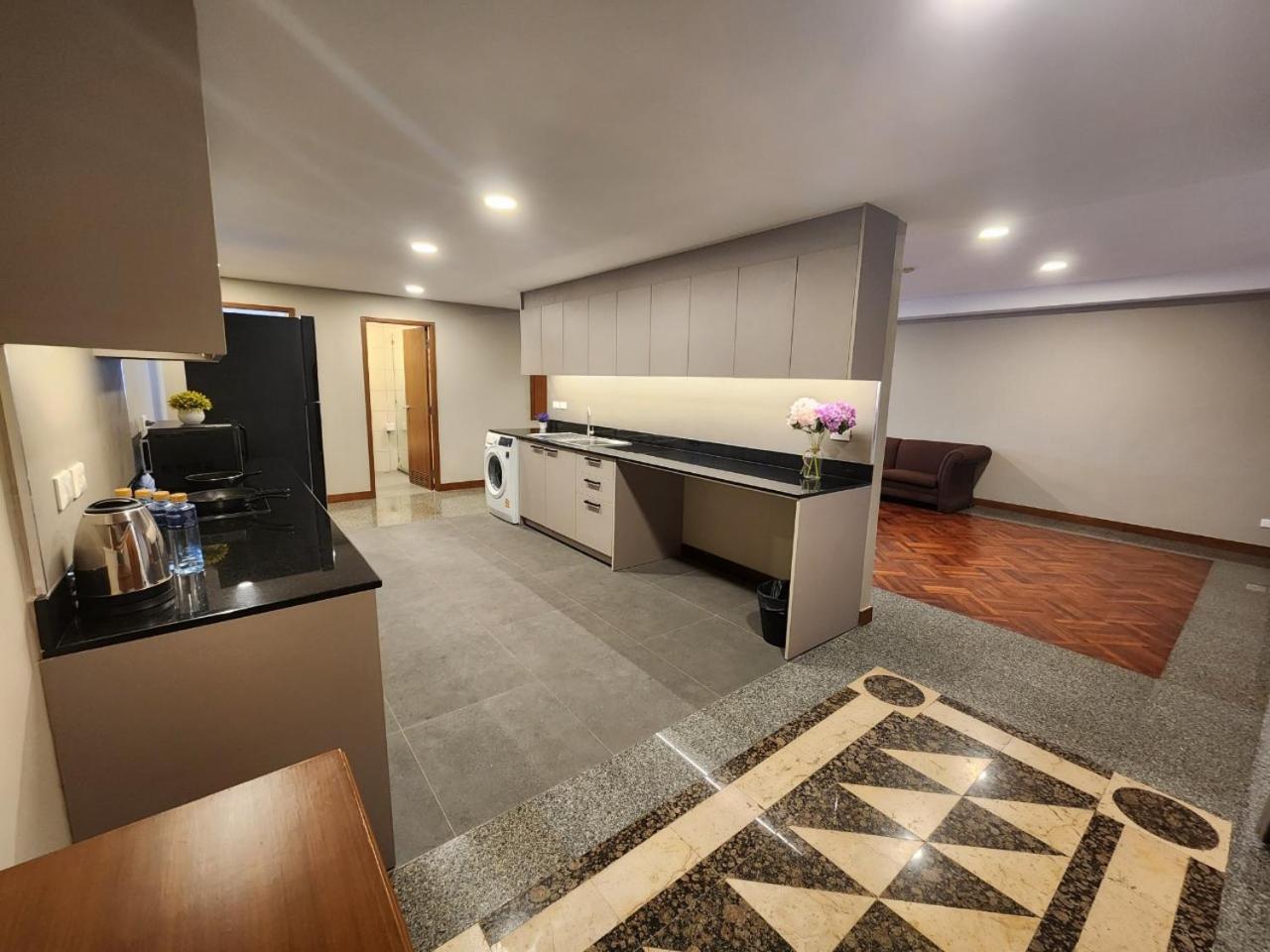 United Tower Thonglor By Aspira Appartement Bangkok Buitenkant foto