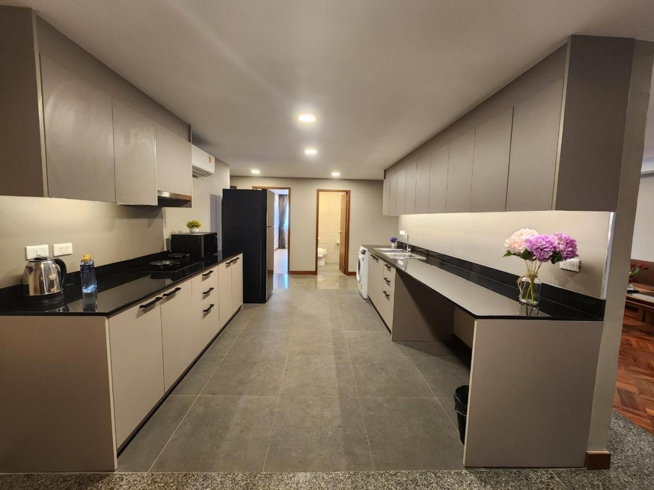 United Tower Thonglor By Aspira Appartement Bangkok Buitenkant foto